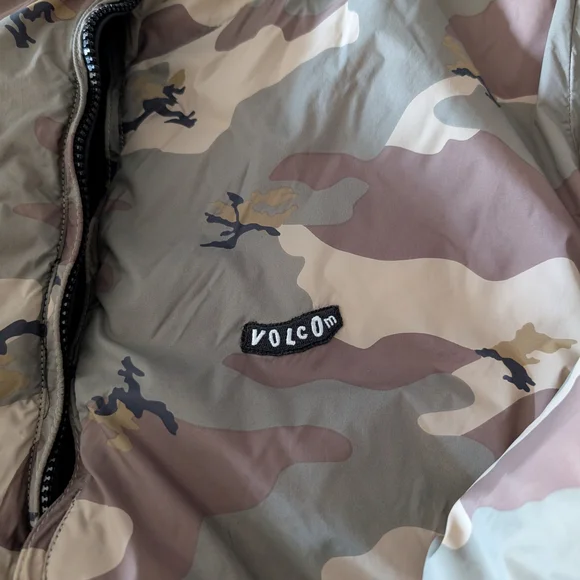 Volcom Black Quilted Puffer Jacket - Picture 5 of 5